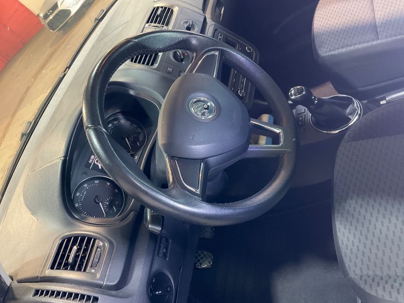 Skoda Roomster 1.2 TSI Ambition 2013 – снимка 31