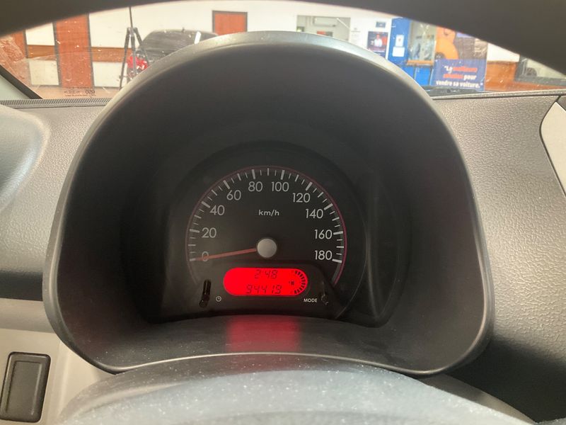 Nissan Pixo 1.0 Acenta 2010 – снимка 4
