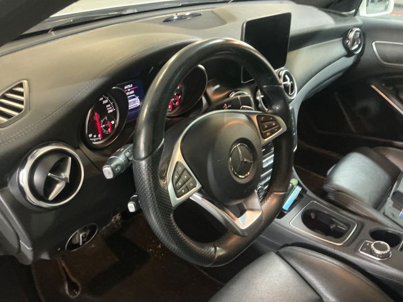 Mercedes-Benz GLA-Klasse GLA 200 AMG Line 2018 – снимка 22