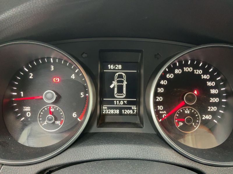 Volkswagen Golf VI 2.0 TDI Highline 4Motion 2011 – снимка 19