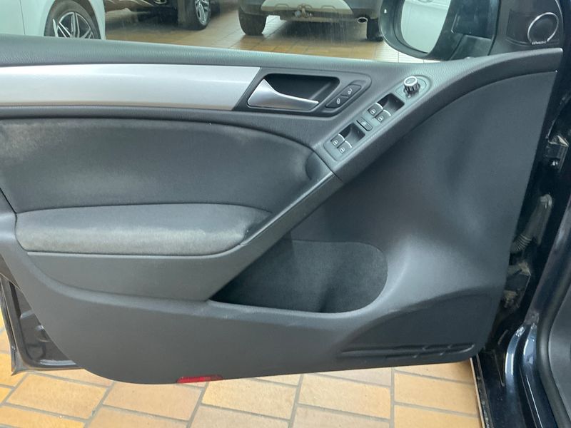 Volkswagen Golf VI 2.0 TDI Highline 4Motion 2011 – снимка 49