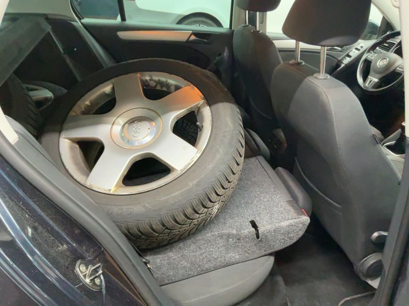 Volkswagen Golf VI 2.0 TDI Highline 4Motion 2011 – снимка 20