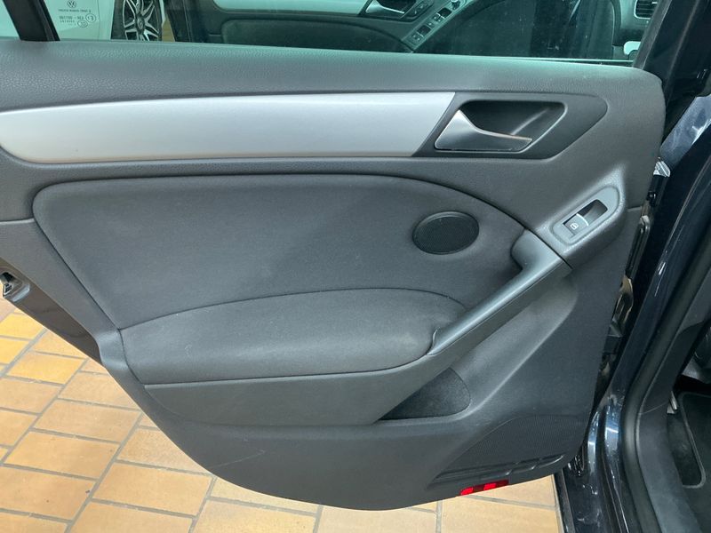 Volkswagen Golf VI 2.0 TDI Highline 4Motion 2011 – снимка 54