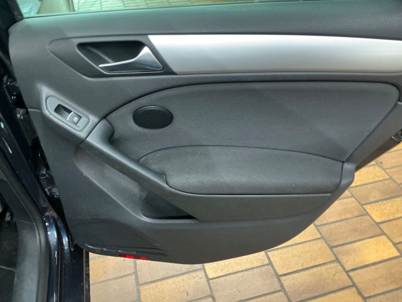 Volkswagen Golf VI 2.0 TDI Highline 4Motion 2011 – снимка 55