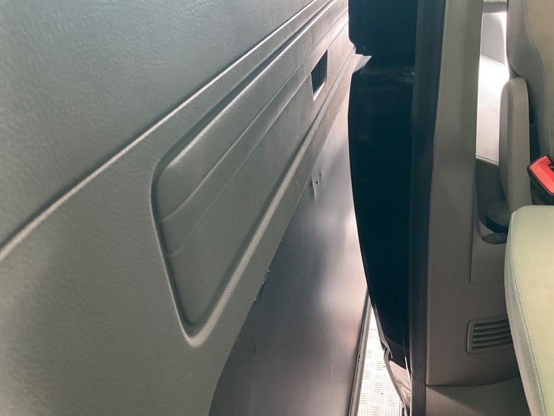 Volkswagen T5 California 2.0 TDI Beach Aufstelldach 4Motion 2011 – снимка 45
