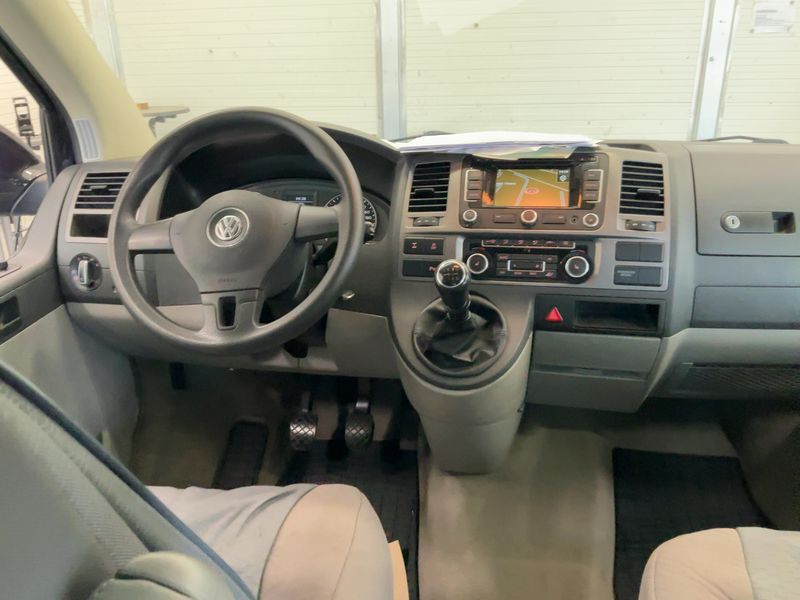 Volkswagen T5 California 2.0 TDI Beach Aufstelldach 4Motion 2011 – снимка 18