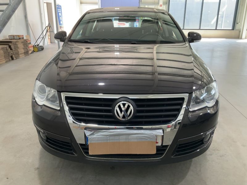 Volkswagen Passat 2.0 TDI Sportline 2009 – снимка 14
