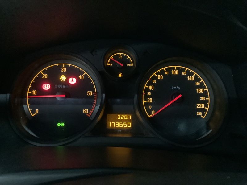 Opel Astra 1.7 CDTI Selection 2012 – снимка 4