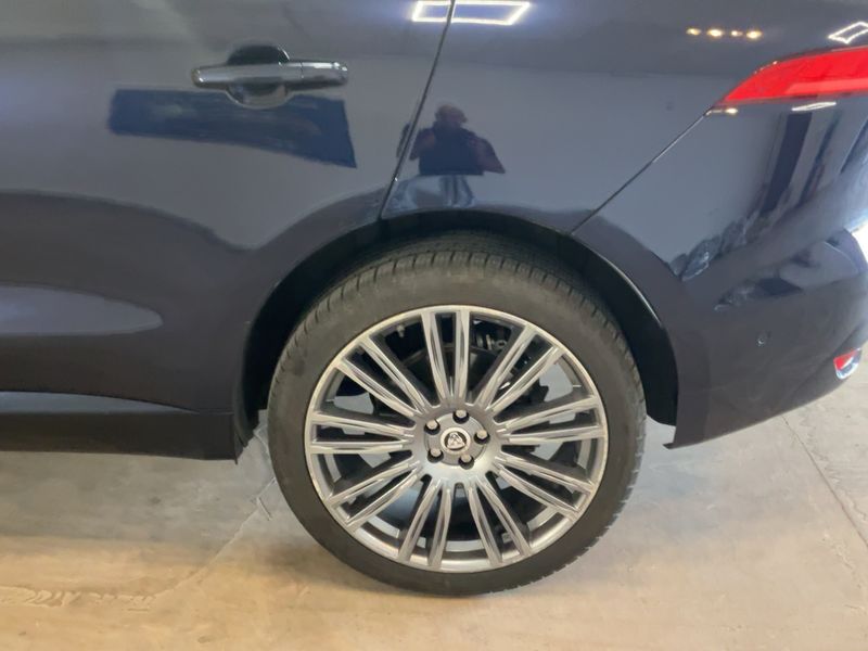 Jaguar F-Pace 20d Prestige AWD 2018 – снимка 5