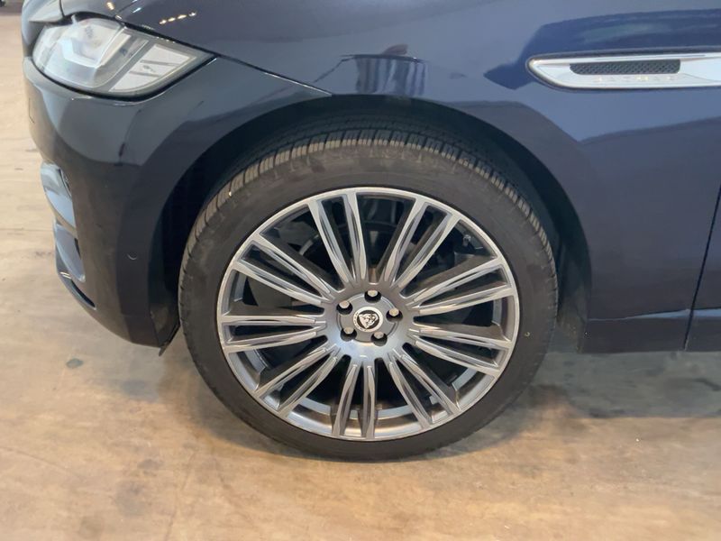 Jaguar F-Pace 20d Prestige AWD 2018 – снимка 3
