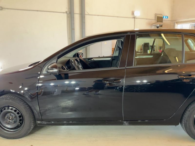 Volkswagen Golf VI 1.6 TDI Trendline 2010 – снимка 4