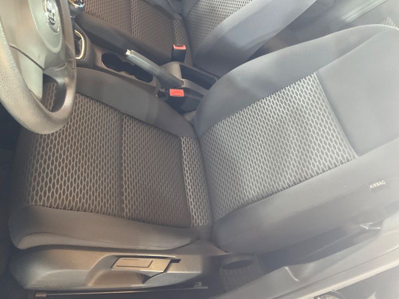 Volkswagen Golf VI 1.6 TDI Trendline 2010 – снимка 27