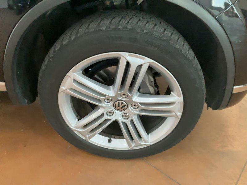 Volkswagen Touareg 3.0 V6 TDI Terrain Tech BlueMotion Tech 2015 – снимка 11