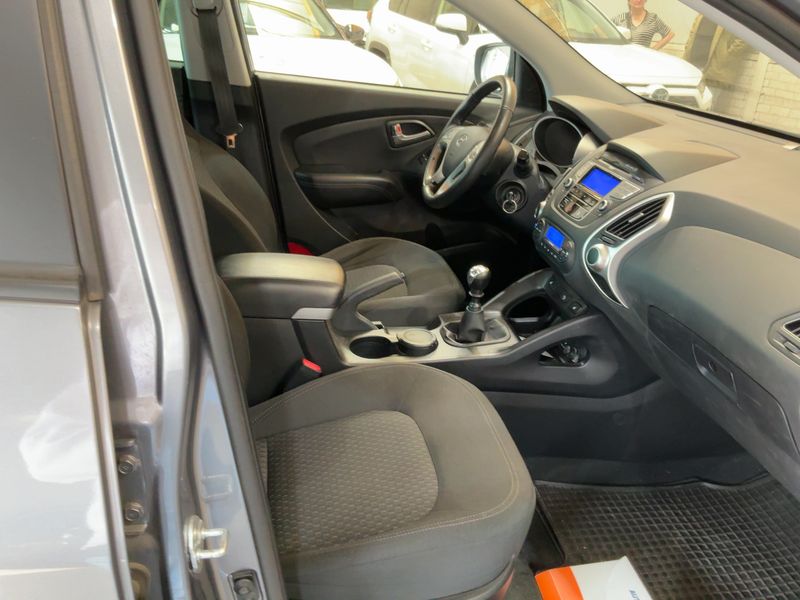Hyundai ix35 1.6 5 Star Edition 2WD 2013 – снимка 17