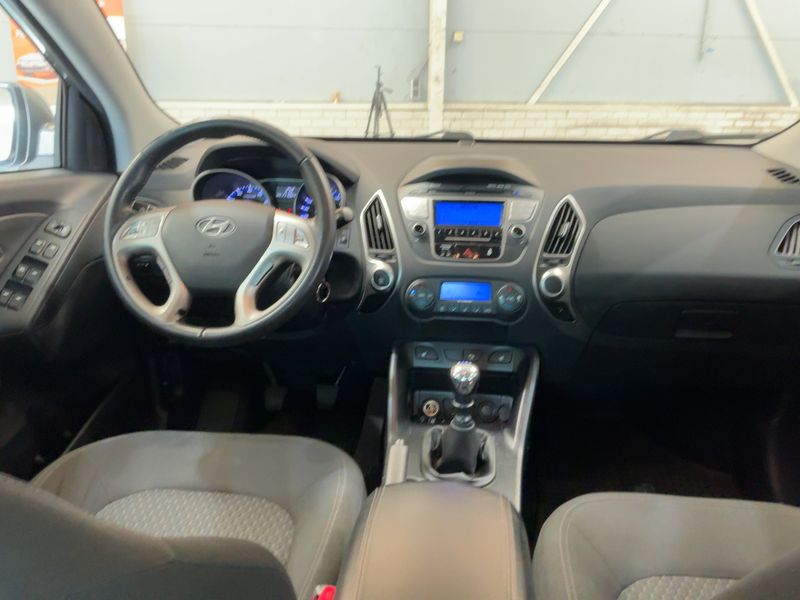 Hyundai ix35 1.6 5 Star Edition 2WD 2013 – снимка 18