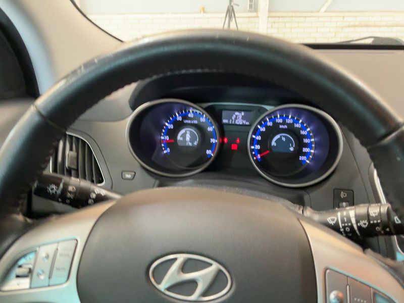 Hyundai ix35 1.6 5 Star Edition 2WD 2013 – снимка 19