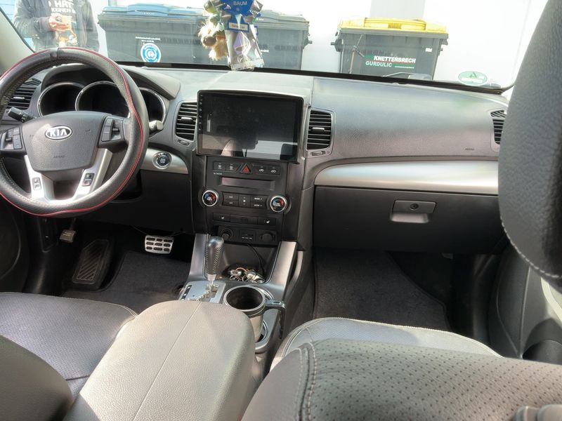 Kia Sorento 2.2 CRDi Spirit 4WD 2012 – снимка 17