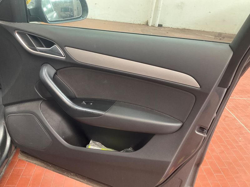 Audi Q3 2.0 TDI 2012 – снимка 27