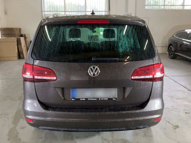 Volkswagen Sharan 2.0 TSI Highline BlueMotion Tech 2017 – снимка 7
