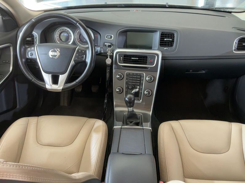 Volvo V60 2.0 D3 Xenium 2012 – снимка 17