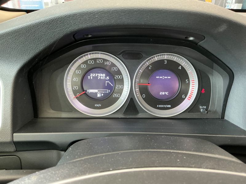 Volvo V60 2.0 D3 Xenium 2012 – снимка 18