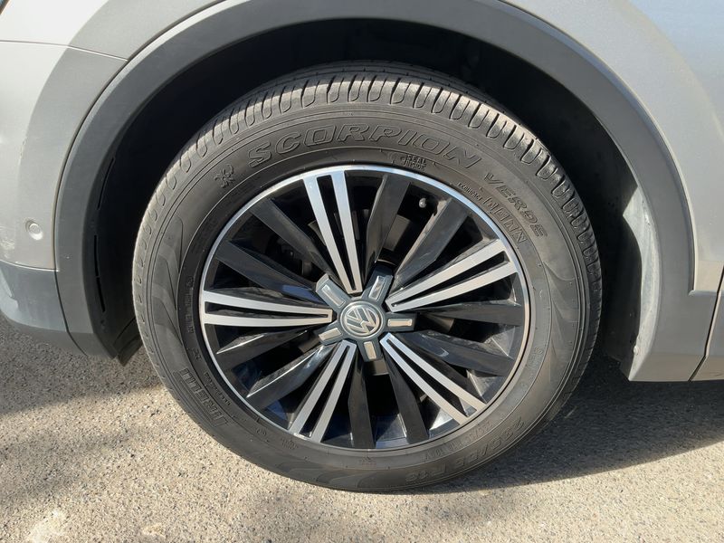 Volkswagen Tiguan 2.0 TDI Carat Edition BlueMotion Tech 2017 – снимка 3