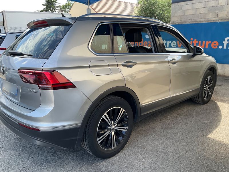 Volkswagen Tiguan 2.0 TDI Carat Edition BlueMotion Tech 2017 – снимка 8