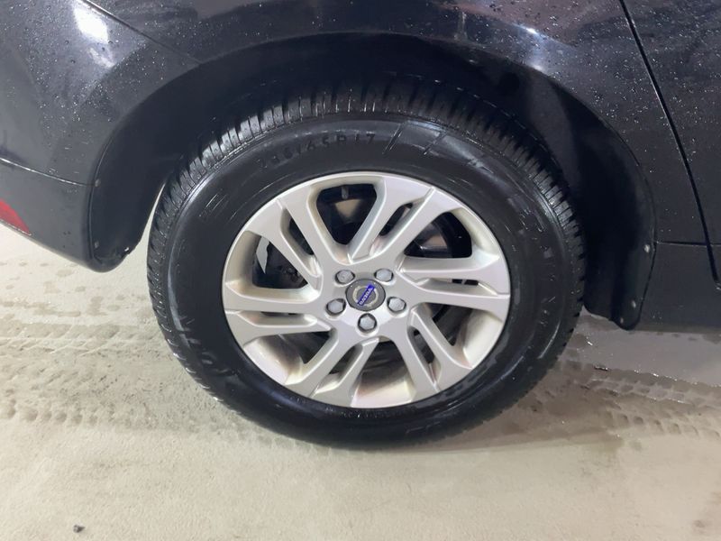 Volvo XC60 2.4 D4 Kinetic AWD 2017 – снимка 9