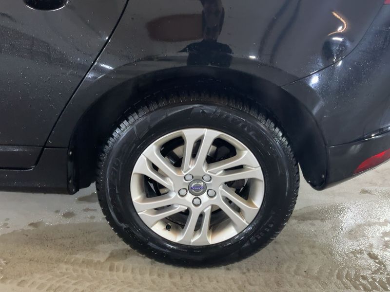 Volvo XC60 2.4 D4 Kinetic AWD 2017 – снимка 5