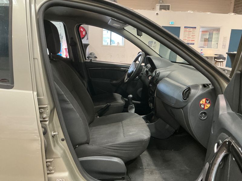 Dacia Duster 1.5 dCi Laureate 4x2 2011 – снимка 3