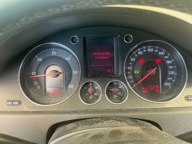 Volkswagen Passat 2.0 TDI Advance 2005 – снимка 4