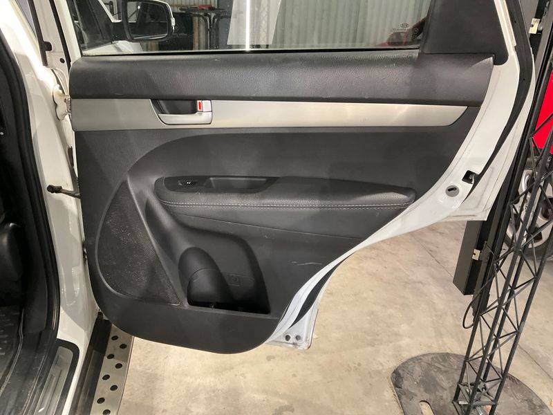 Kia Sorento 2.2 CRDi Spirit 4WD 2012 – снимка 31