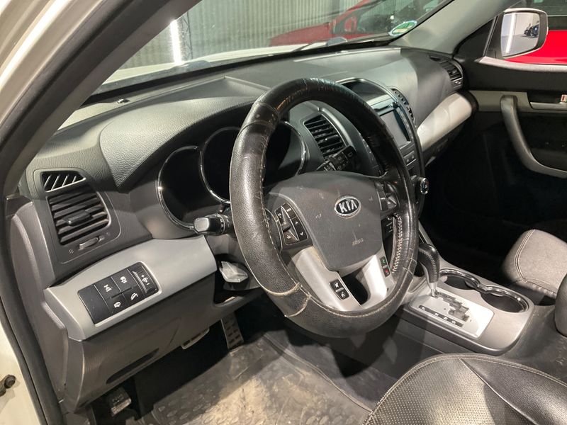 Kia Sorento 2.2 CRDi Spirit 4WD 2012 – снимка 26