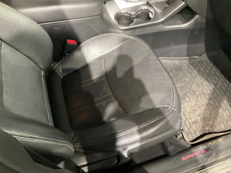 Kia Sorento 2.2 CRDi Spirit 4WD 2012 – снимка 35