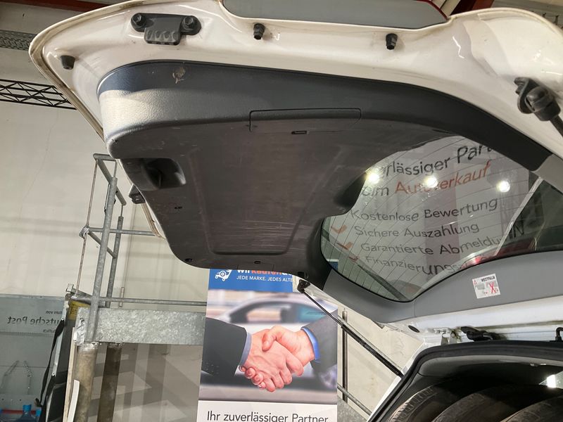 Kia Sorento 2.2 CRDi Spirit 4WD 2012 – снимка 30