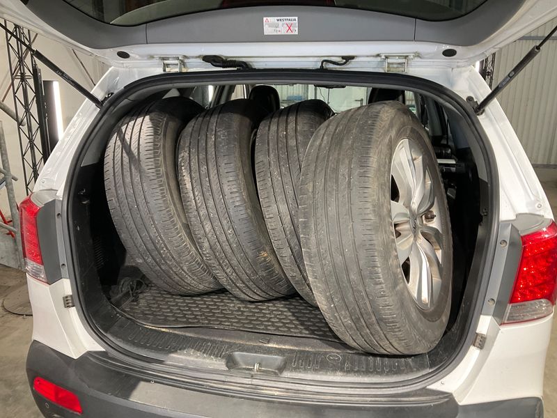 Kia Sorento 2.2 CRDi Spirit 4WD 2012 – снимка 15