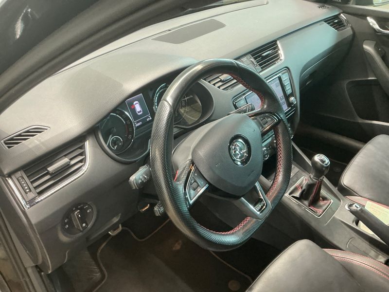 Skoda Octavia 2.0 TDI RS 2015 – снимка 31