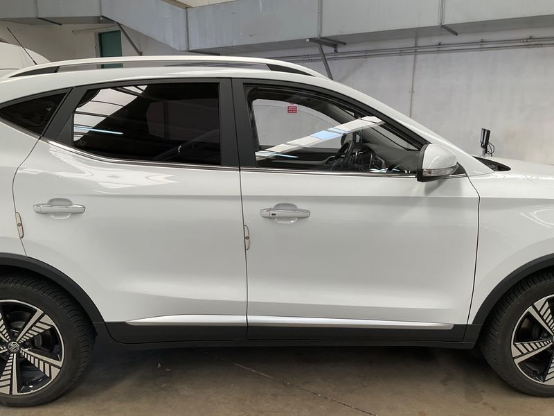 MG ZS electric drive 115 kW Luxury 2021 – снимка 10