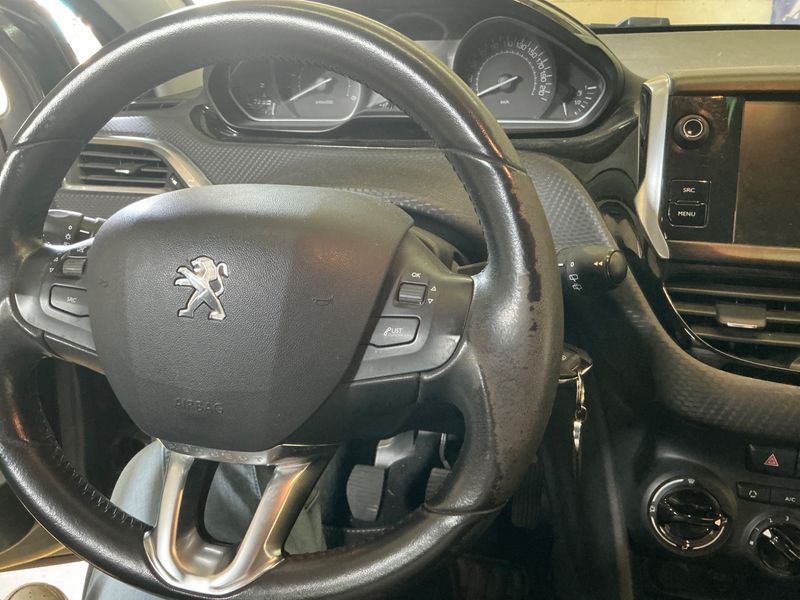 Peugeot 208 1.6 Blue-HDi Style 2017 – снимка 22