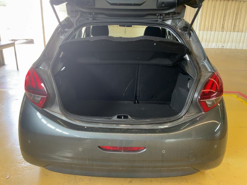 Peugeot 208 1.6 Blue-HDi Style 2017 – снимка 15