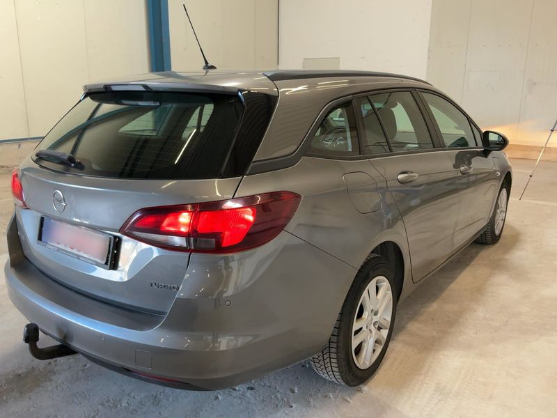 Opel Astra 1.4 SIDI Turbo Active 2017 – снимка 8