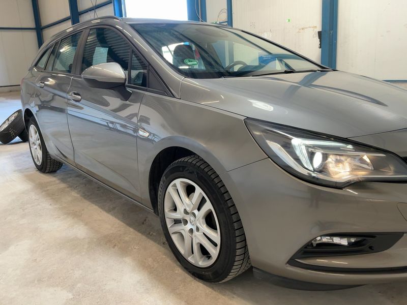 Opel Astra 1.4 SIDI Turbo Active 2017 – снимка 12