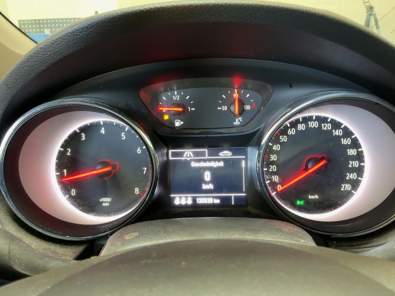 Opel Astra 1.4 SIDI Turbo Active 2017 – снимка 19