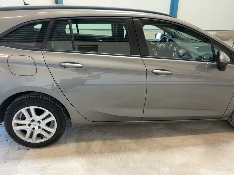 Opel Astra 1.4 SIDI Turbo Active 2017 – снимка 10