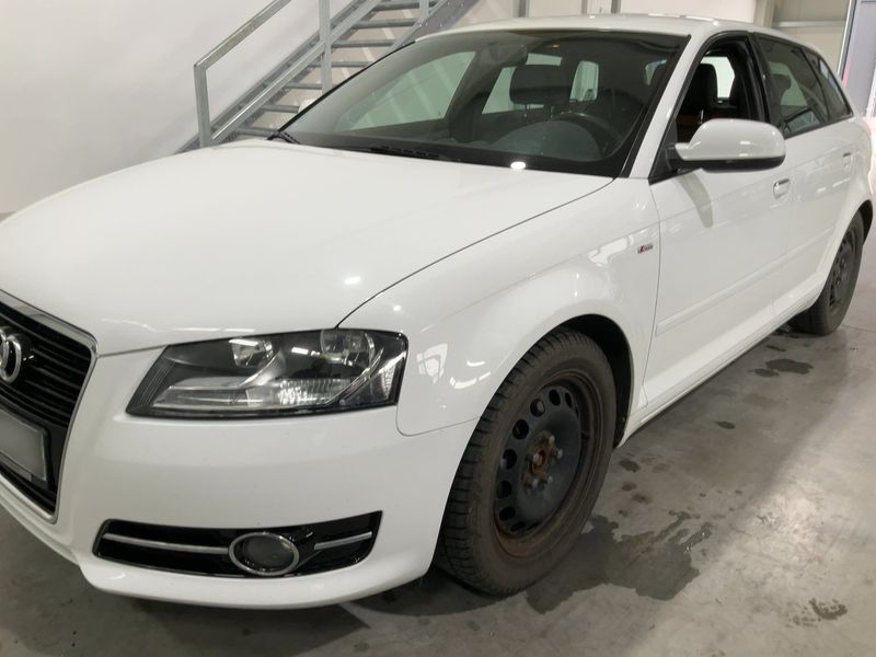 Audi A3 Sportback 1.4 TFSI S line Sportpaket plus 2010 – снимка 2