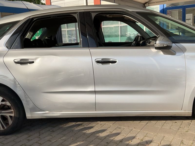 Citroen C4 Picasso 1.6 e-HDi Intensive 2014 – снимка 10