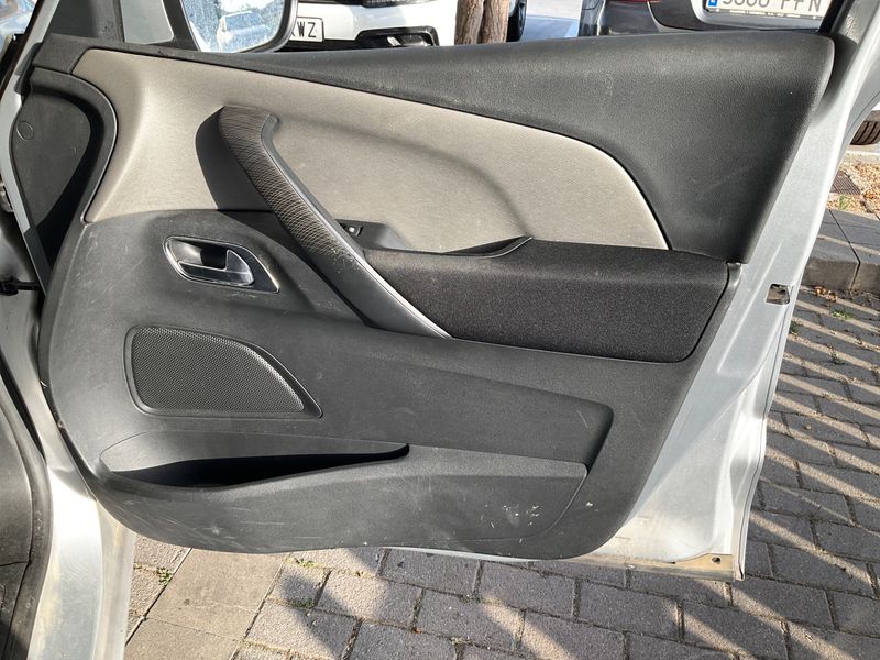 Citroen C4 Picasso 1.6 e-HDi Intensive 2014 – снимка 27