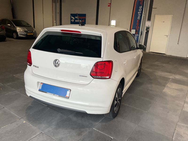 Volkswagen Polo 1.2 TDI Trendline BlueMotion Tech 2012 – снимка 2