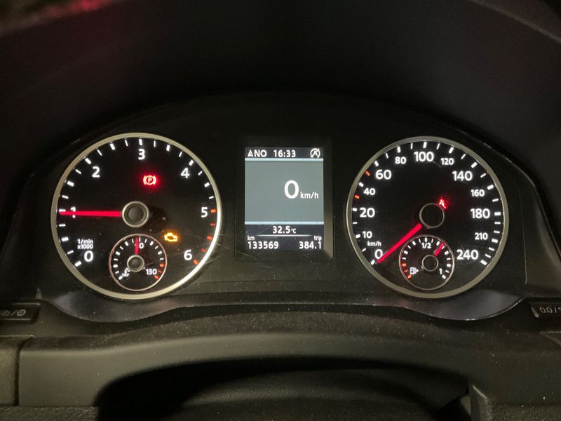 Volkswagen Tiguan 2.0 TDI Cup BlueMotion Tech 2014 – снимка 25