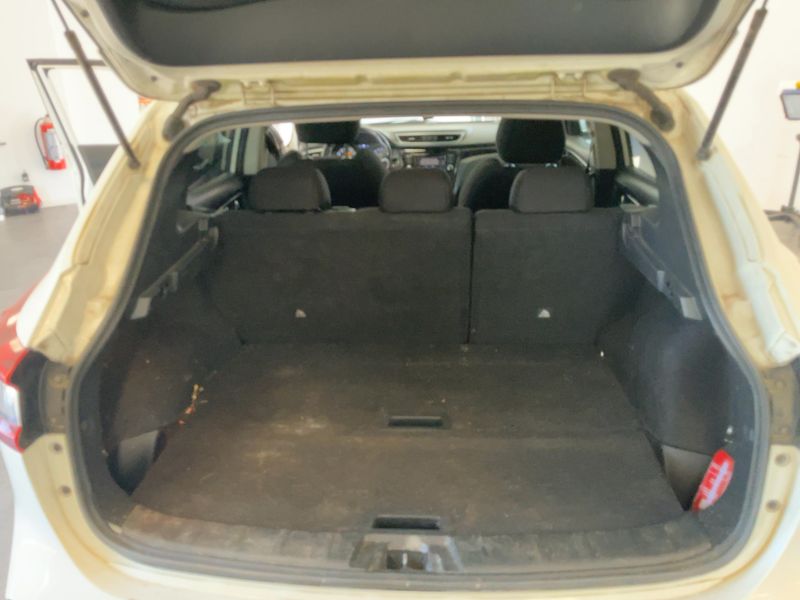 Nissan Qashqai 1.3 DIG-T Akari 2021 – снимка 15
